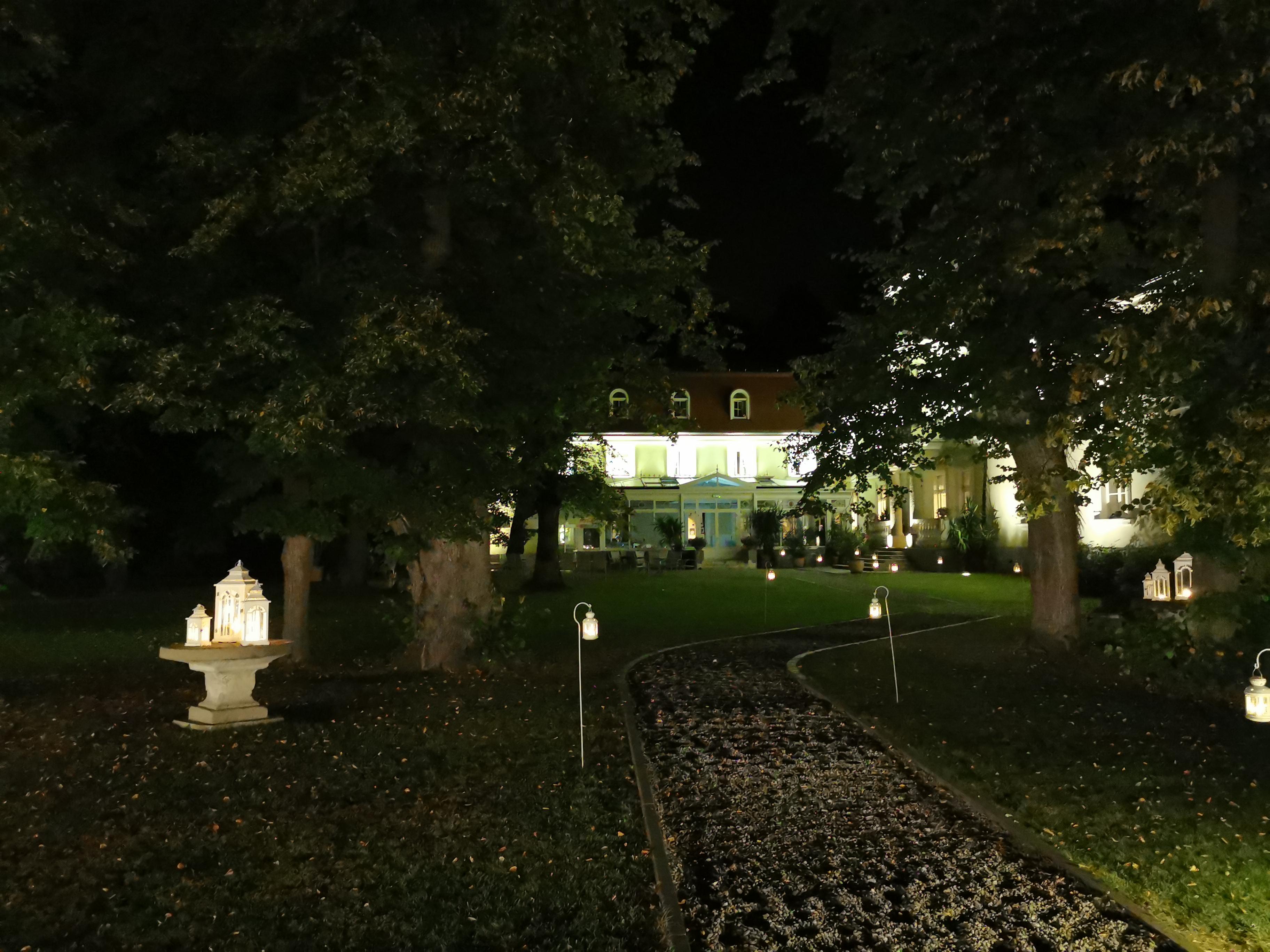 ホテル Dwor Sierakow エクステリア 写真