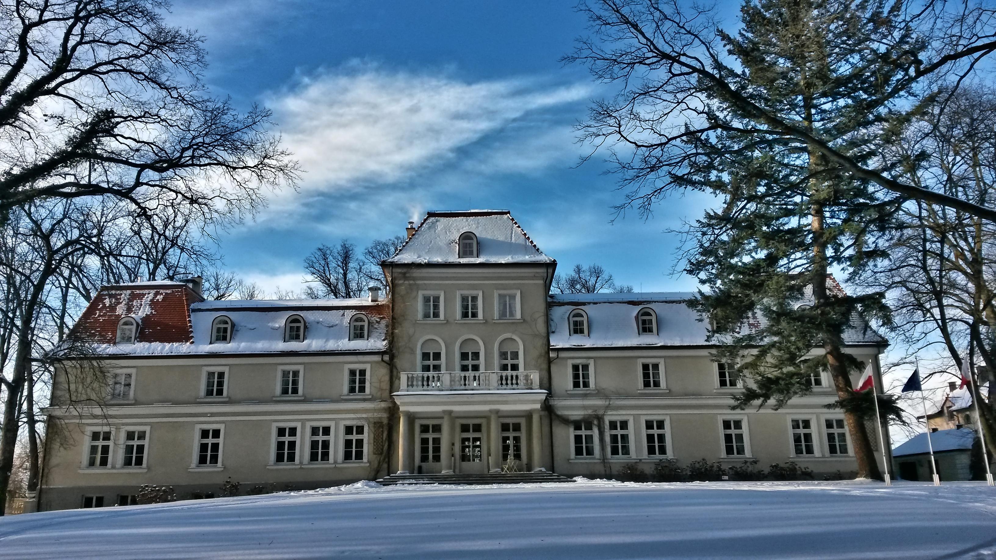 ホテル Dwor Sierakow エクステリア 写真